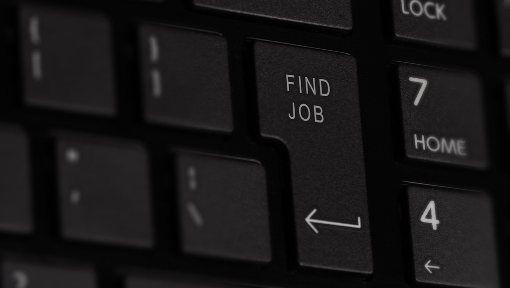 Bild einer Tastatur mit der Aufschrift "Find Job"